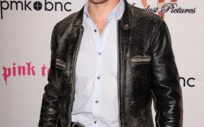 James Van Der Beek addresses ‘tough year,’ grateful for his wife and family, on Thanksgiving after cancer diagnosis