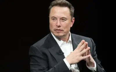 Elon Musk considera uso de blockchain na agência de eficiência DOGE, diz Bloomberg
